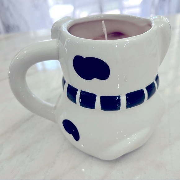 Adorable puppy vanilla scented mug candle - Picture 2 of 4